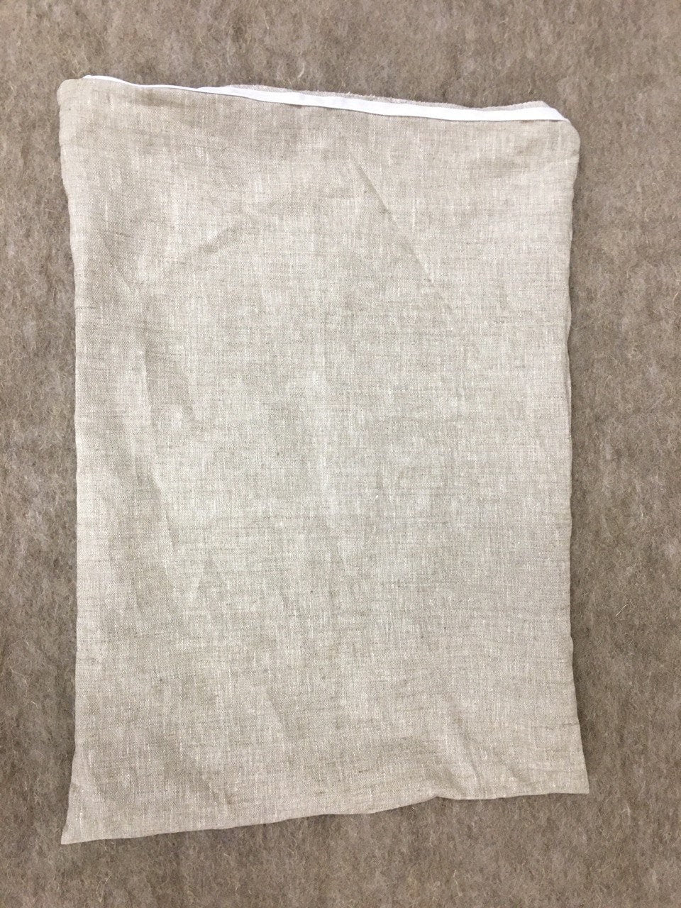 Hemp pillow protector with zipper made of thicker hemp fabric