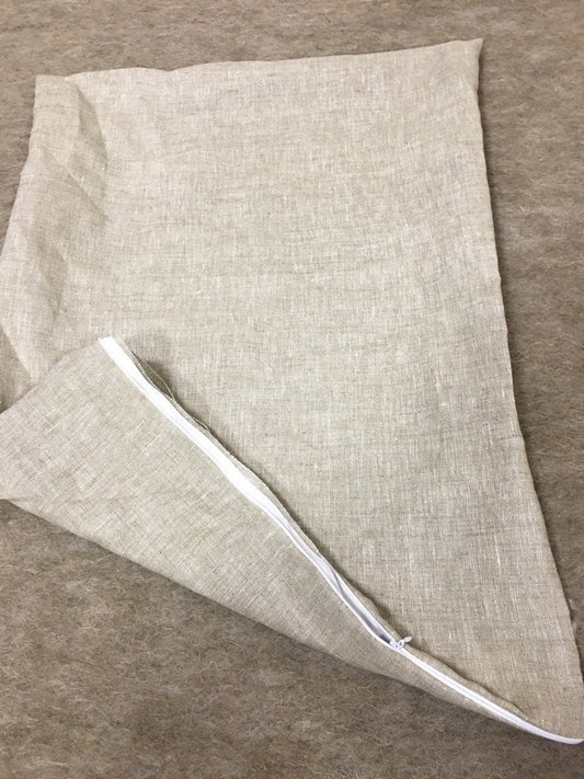 Hemp pillow protector with zipper made of thicker hemp fabric