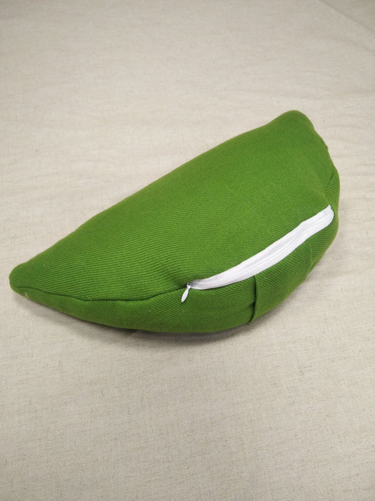 Meditation cushion made of hemp and filled with buckwheat