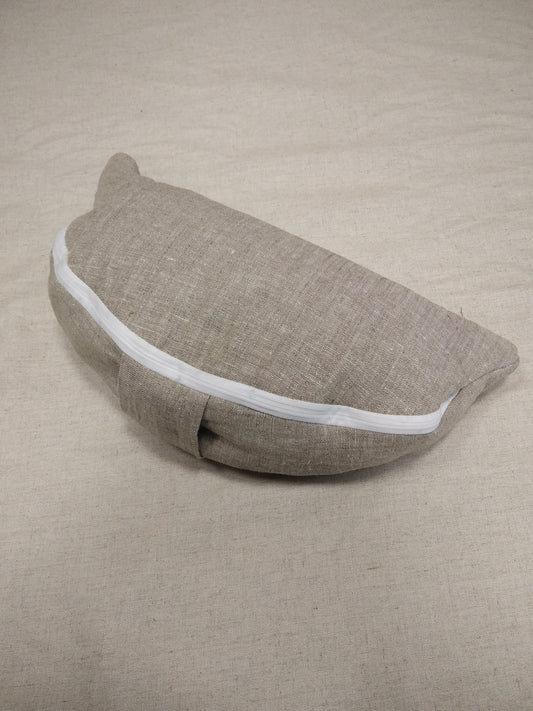 Hemp crescent cushion, Buckwheat pillow for meditation