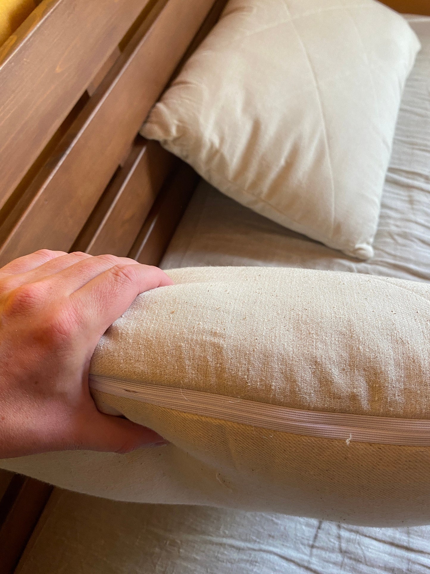 Cotton organic pillow with hemp filler