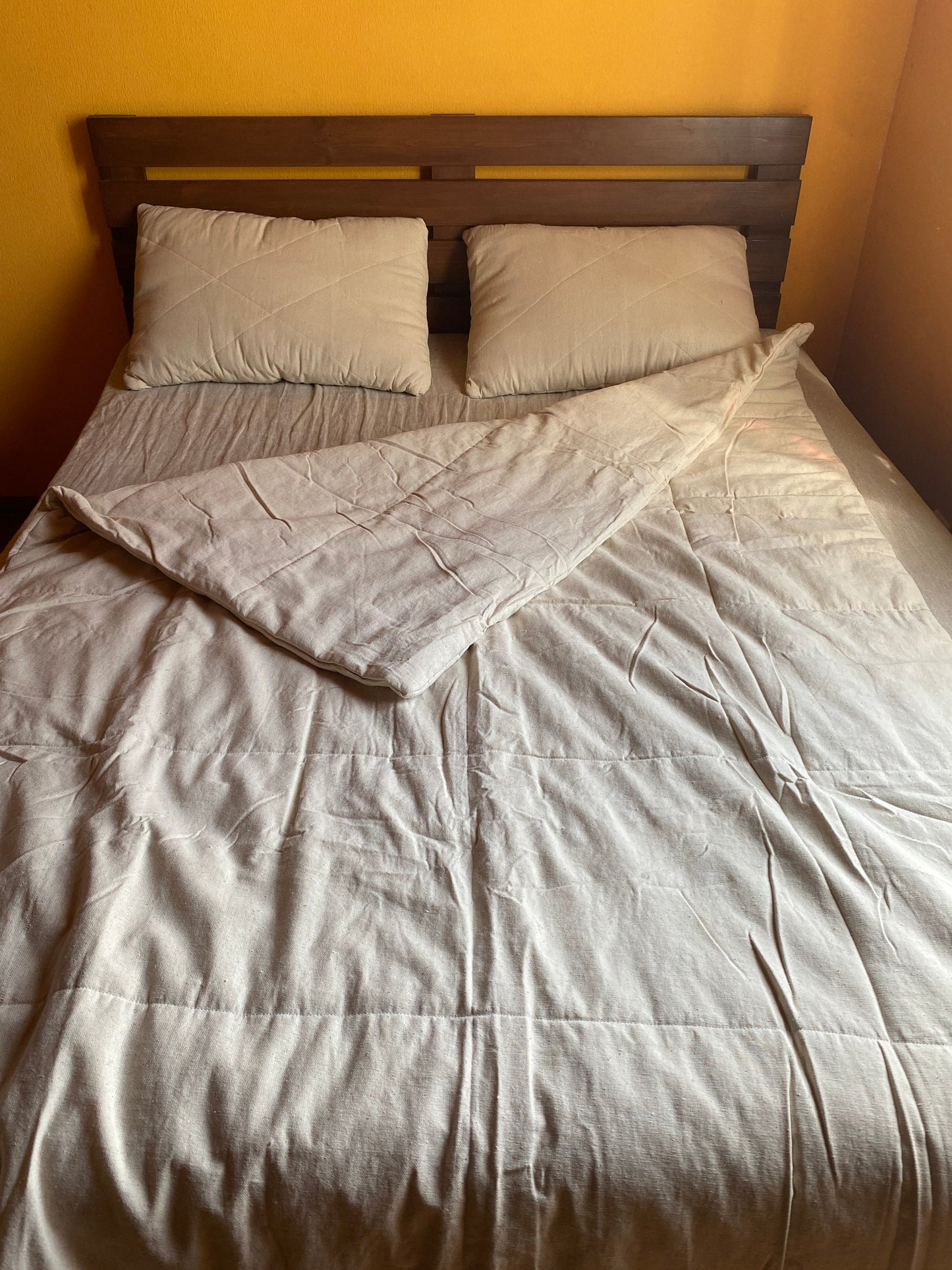 Cotton organic pillow with hemp filler