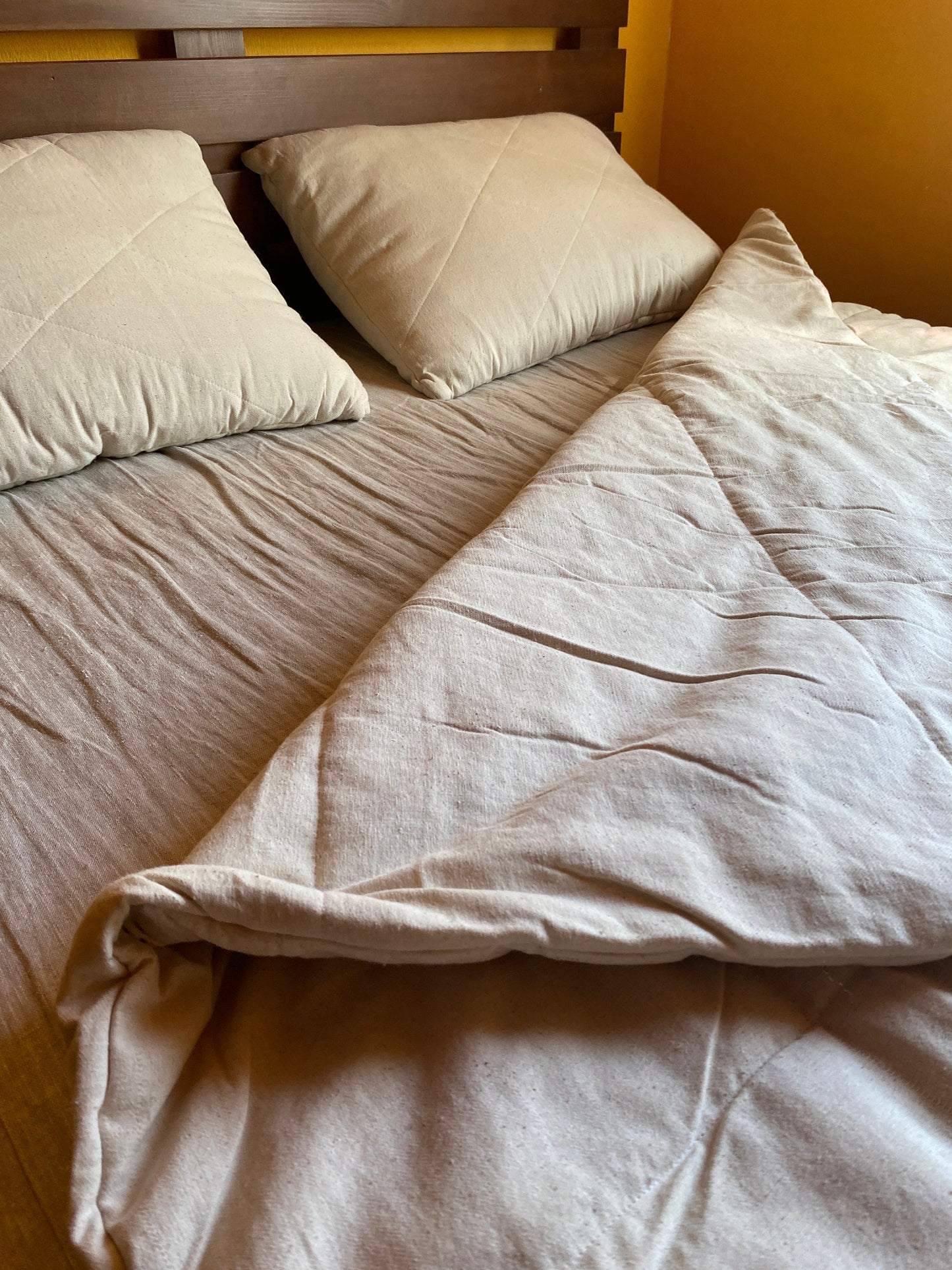 Hemp blanket, hemp filler and natural cotton top
