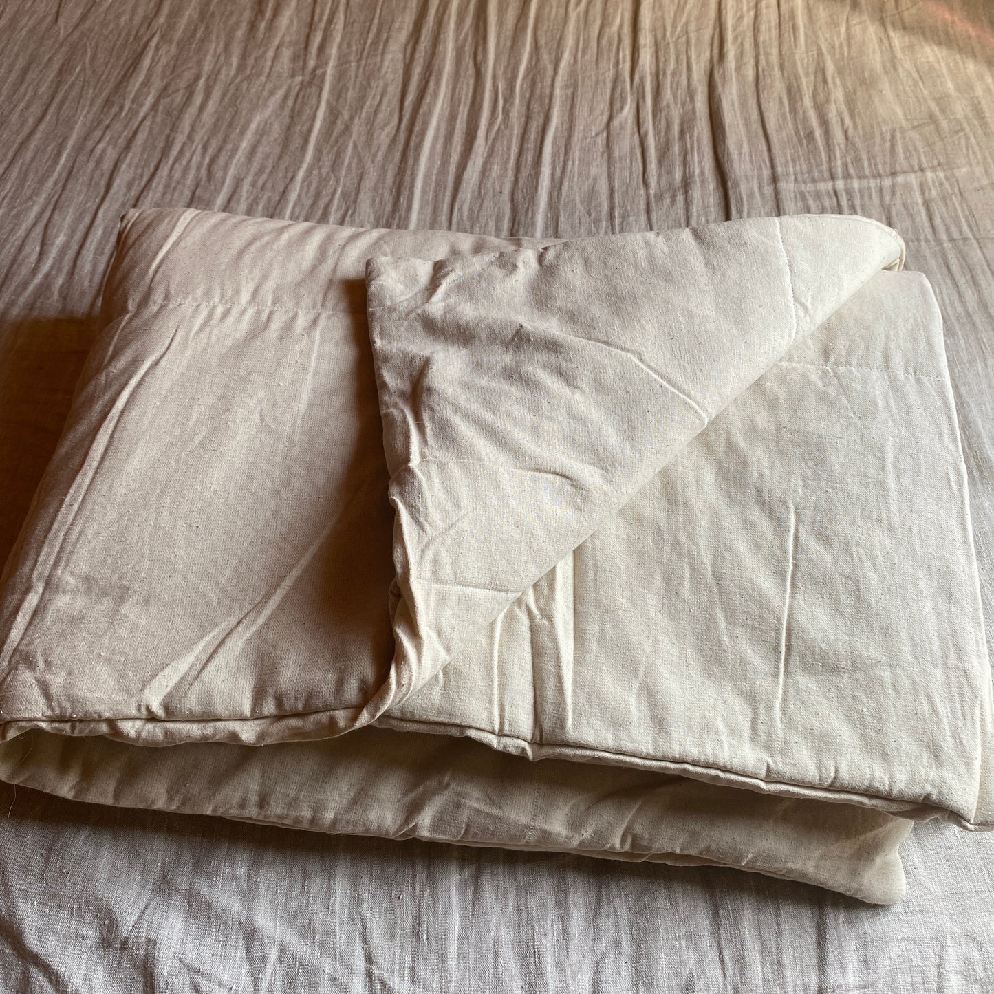 Hemp blanket, hemp filler and natural cotton top