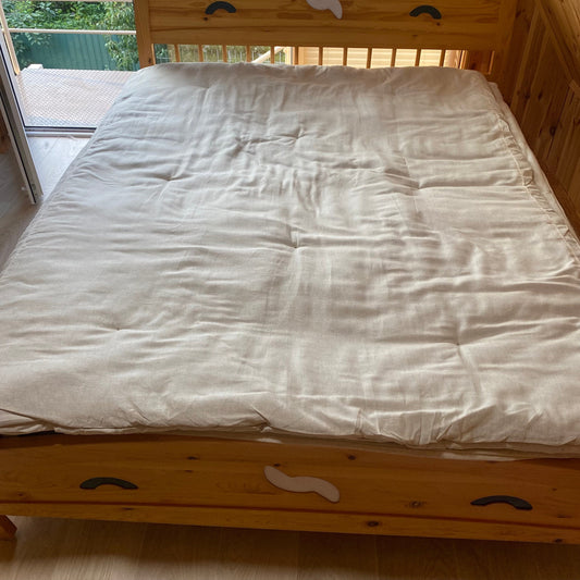 Hemp topper with hemp filler