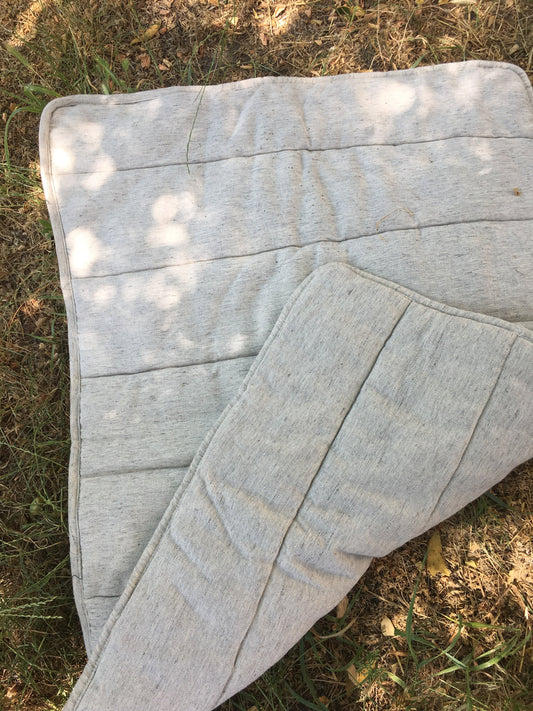 Hemp rug with hemp filler