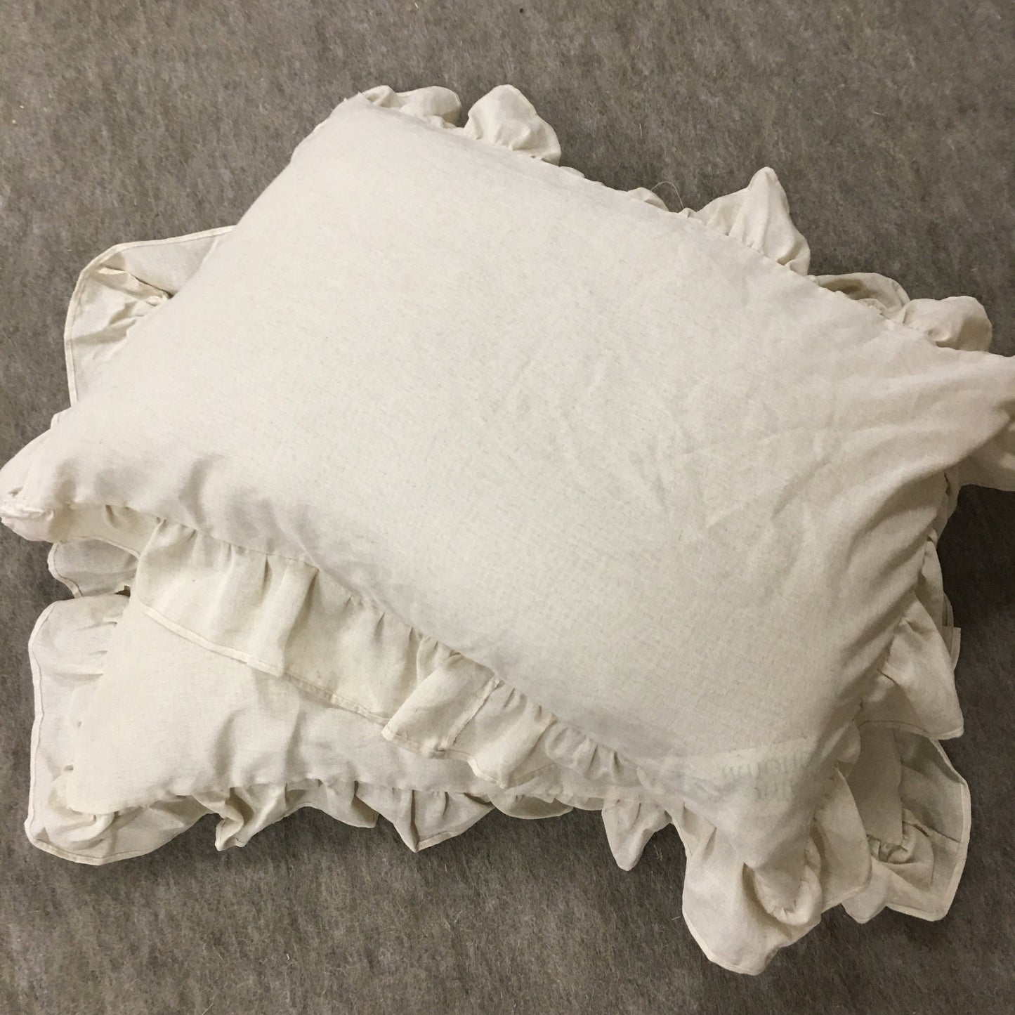 Ruffled hemp bedding set 3 pieces, 1 duvet cover and 2 pillowcases, Natural and antibacterial bedding for you