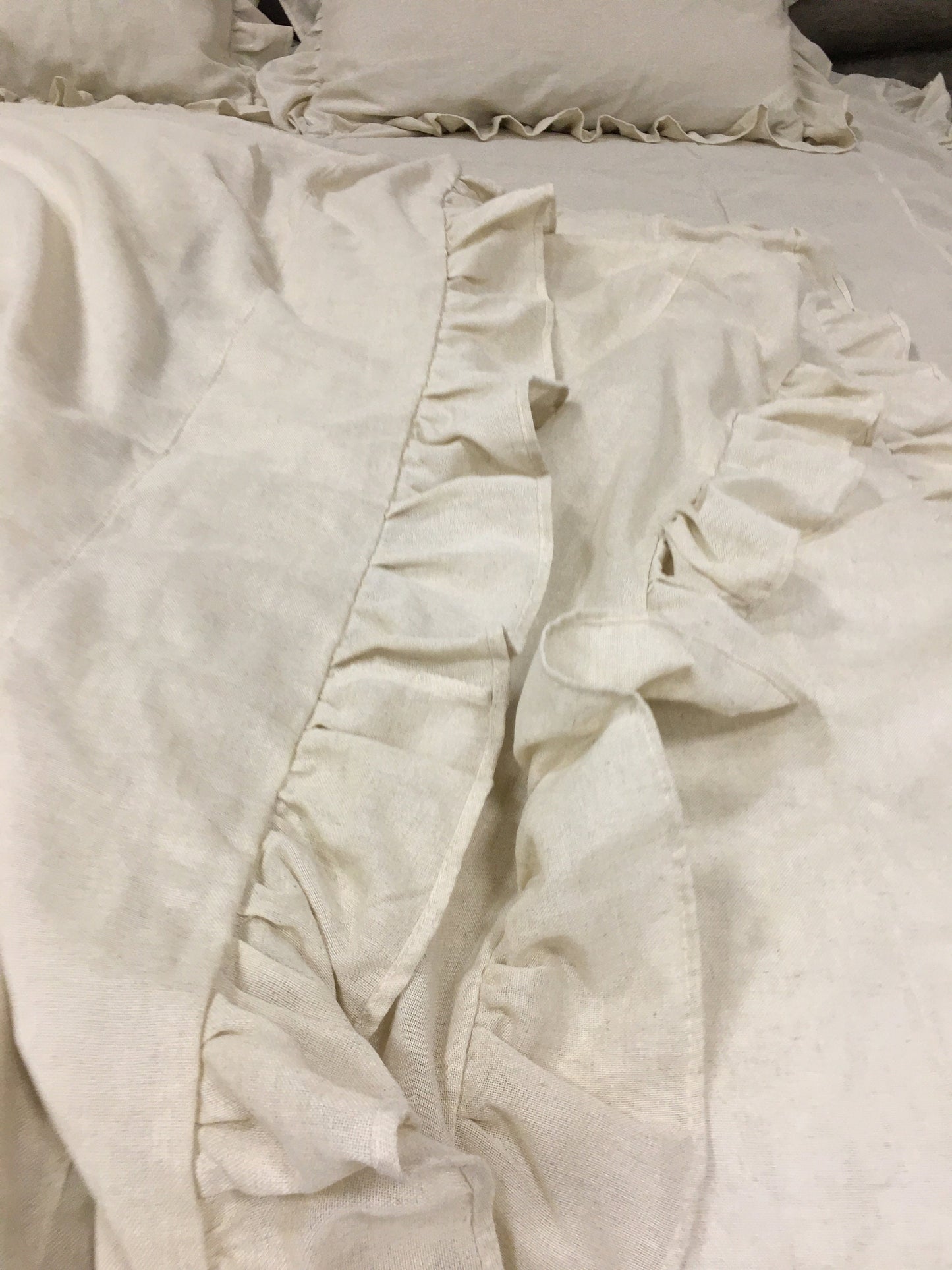 Ruffled hemp bedding set 3 pieces, 1 duvet cover and 2 pillowcases, Natural and antibacterial bedding for you