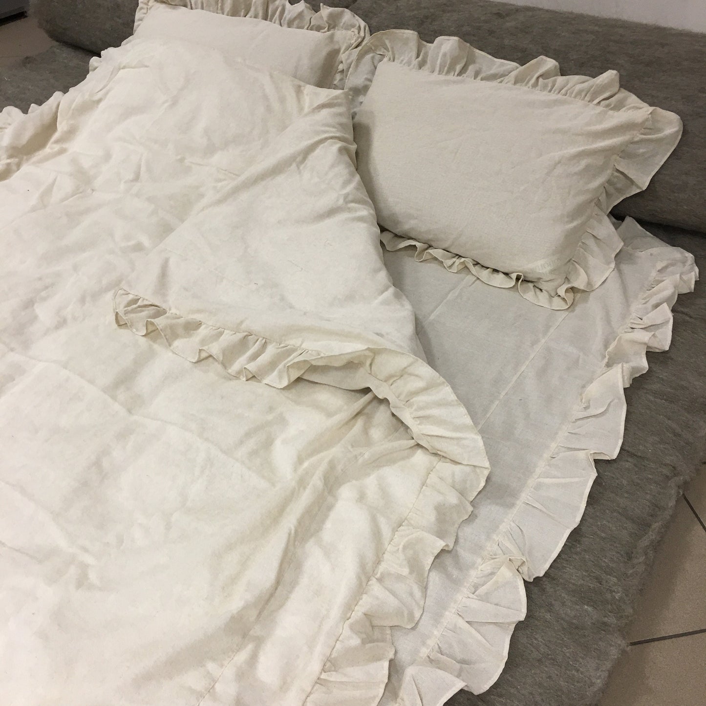 Ruffled hemp bedding set 3 pieces, 1 duvet cover and 2 pillowcases, Natural and antibacterial bedding for you