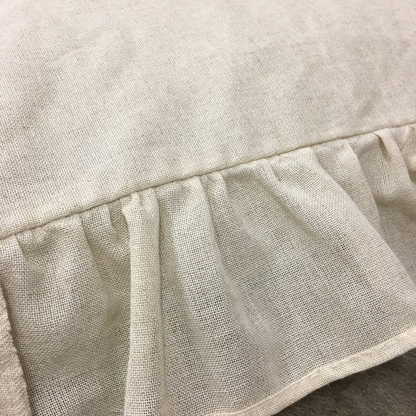 Ruffled hemp bedding set 3 pieces, 1 duvet cover and 2 pillowcases, Natural and antibacterial bedding for you