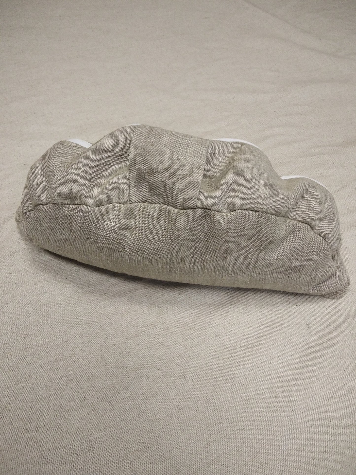 Hemp crescent cushion, Buckwheat pillow for meditation