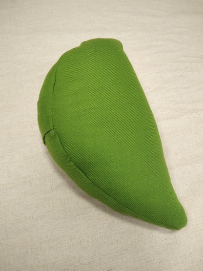 Meditation cushion made of hemp and filled with buckwheat