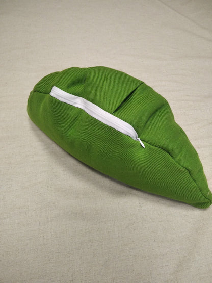 Meditation cushion made of hemp and filled with buckwheat