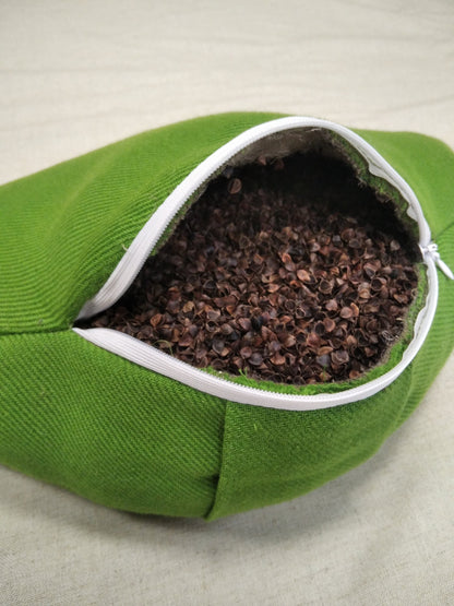 Meditation cushion made of hemp and filled with buckwheat