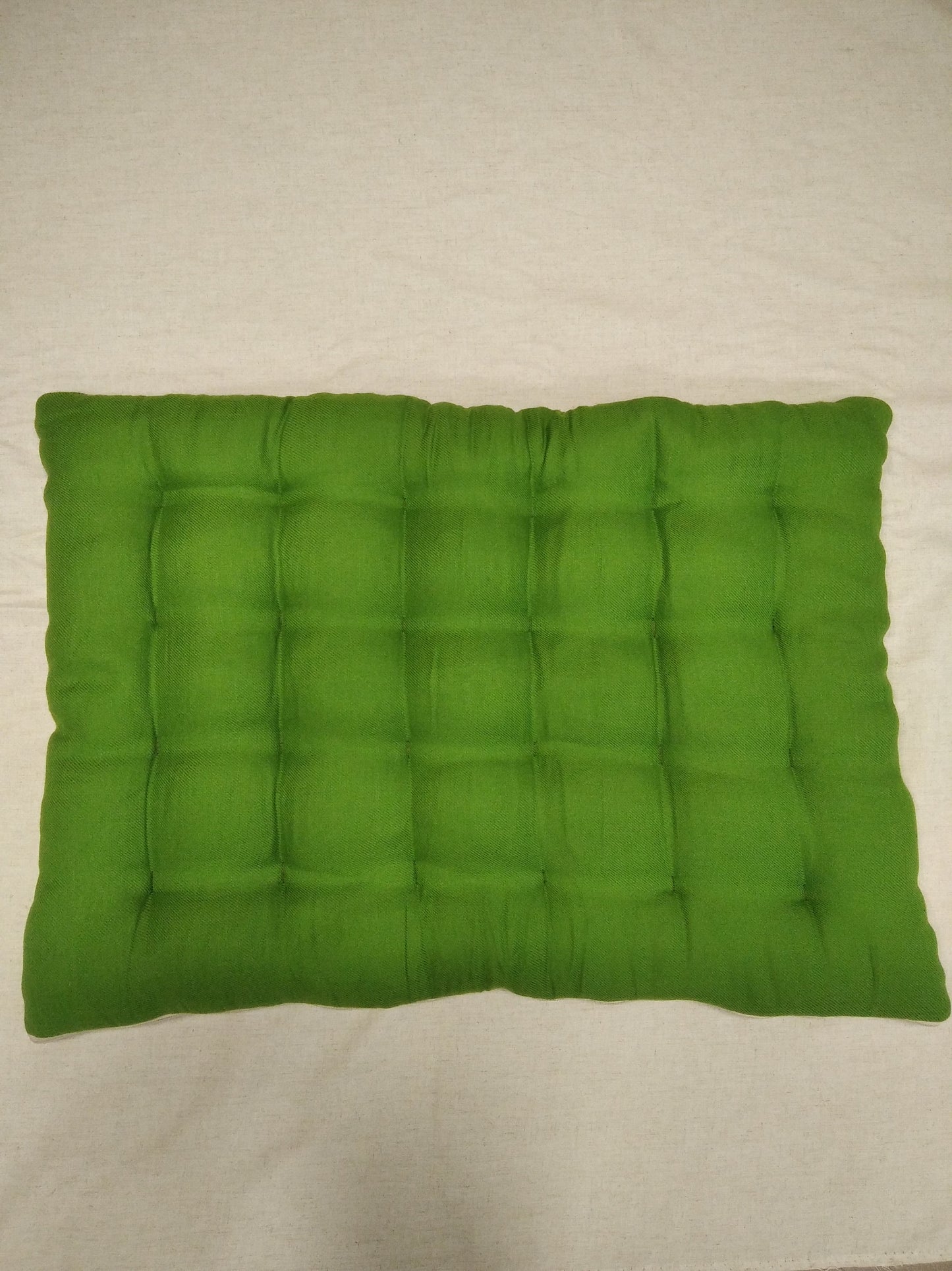 Hemp yoga mat with buckwheat husk