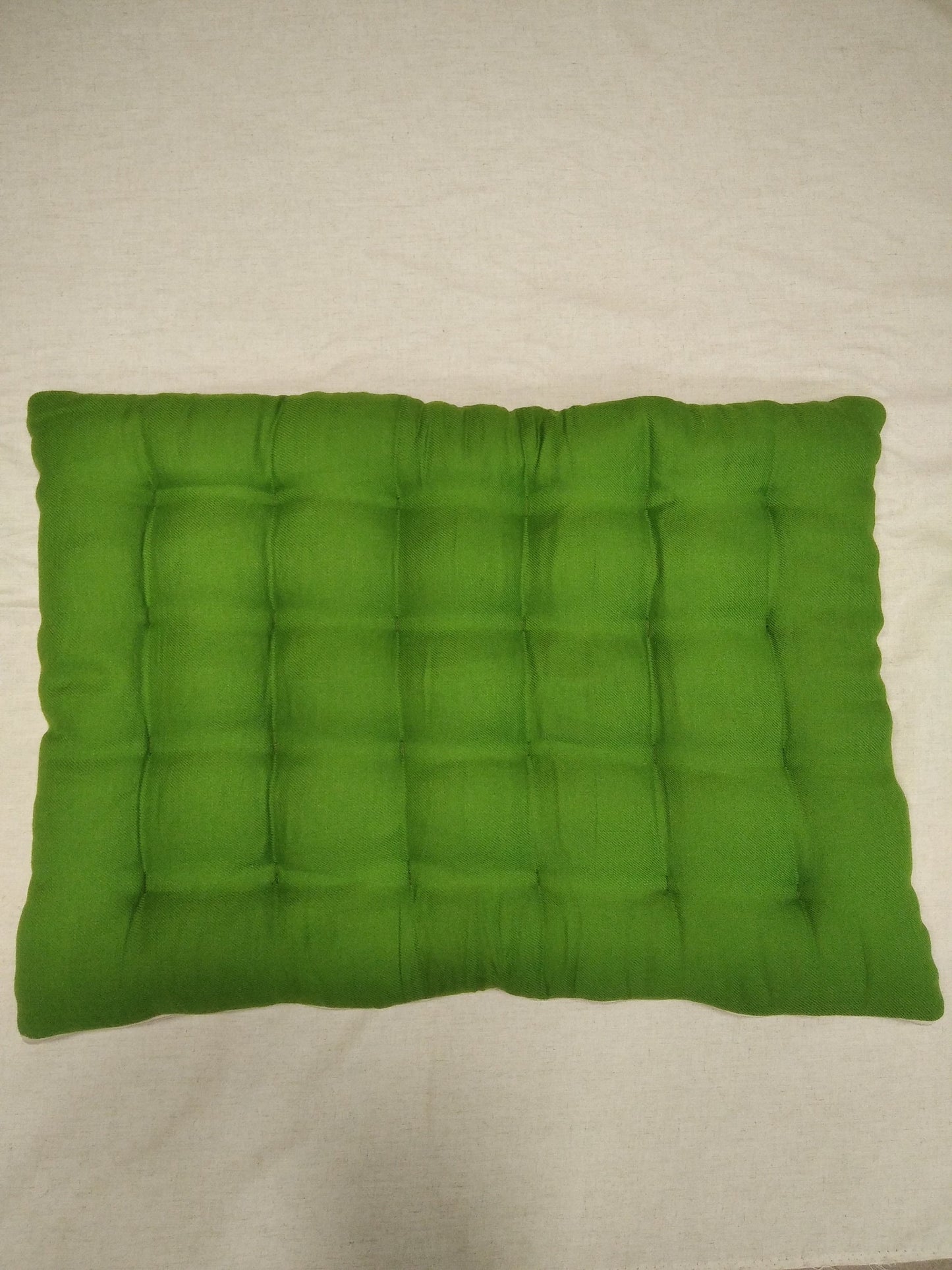 Hemp yoga mat with buckwheat husk