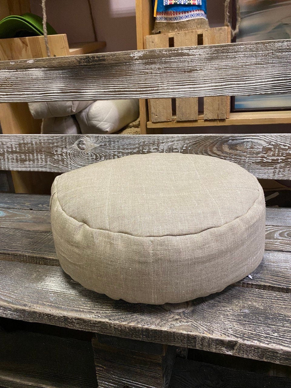 Hemp round zafu meditation cushion with buckwheat husk