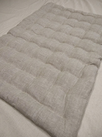 Hemp yoga mat with buckwheat husk