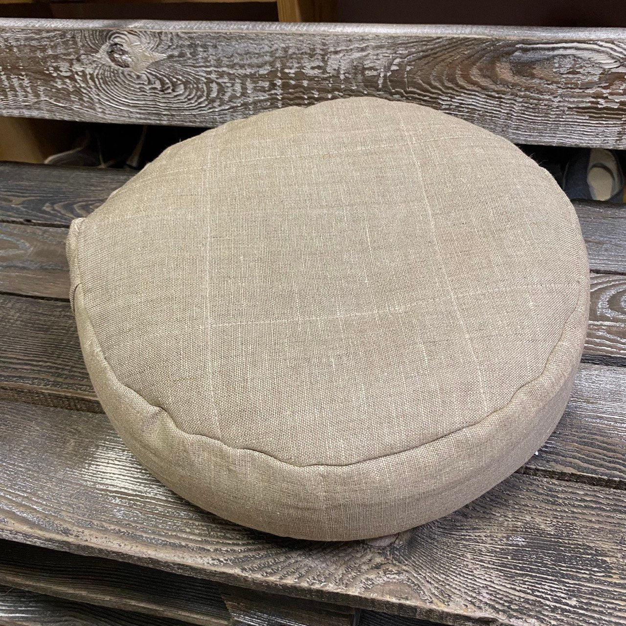 Hemp round zafu meditation cushion with buckwheat husk