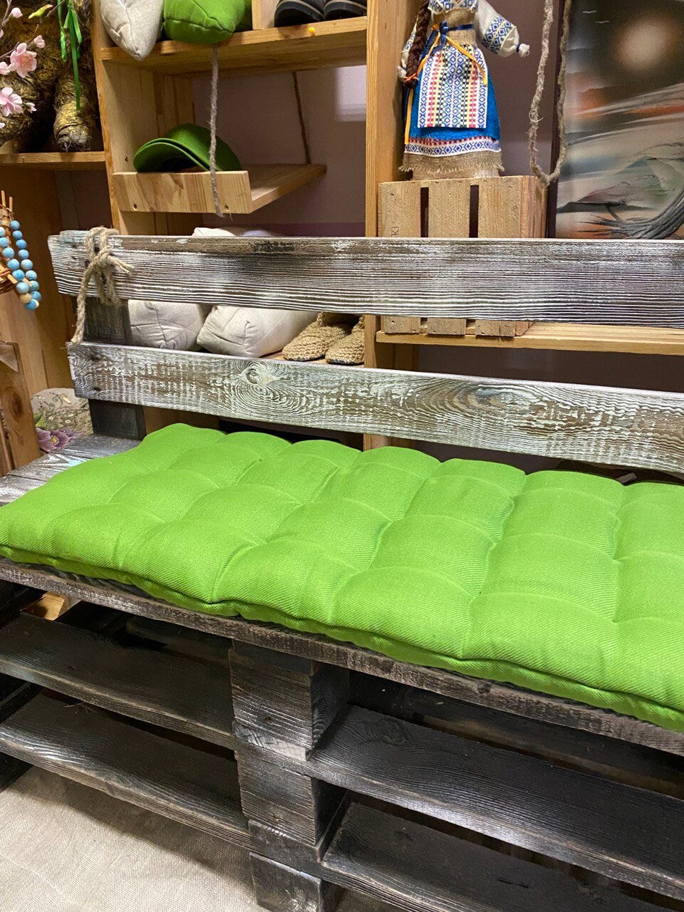 Hemp floor cushion with buckwheat husk