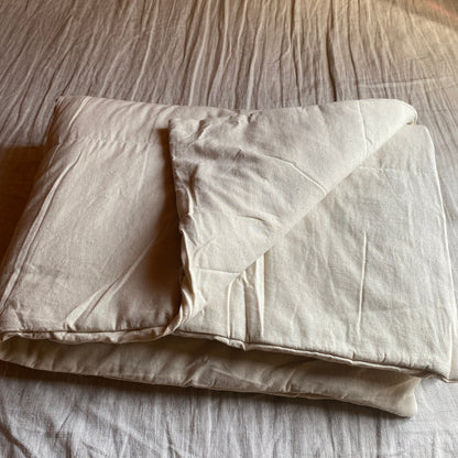Hemp blanket, hemp filler and natural cotton top