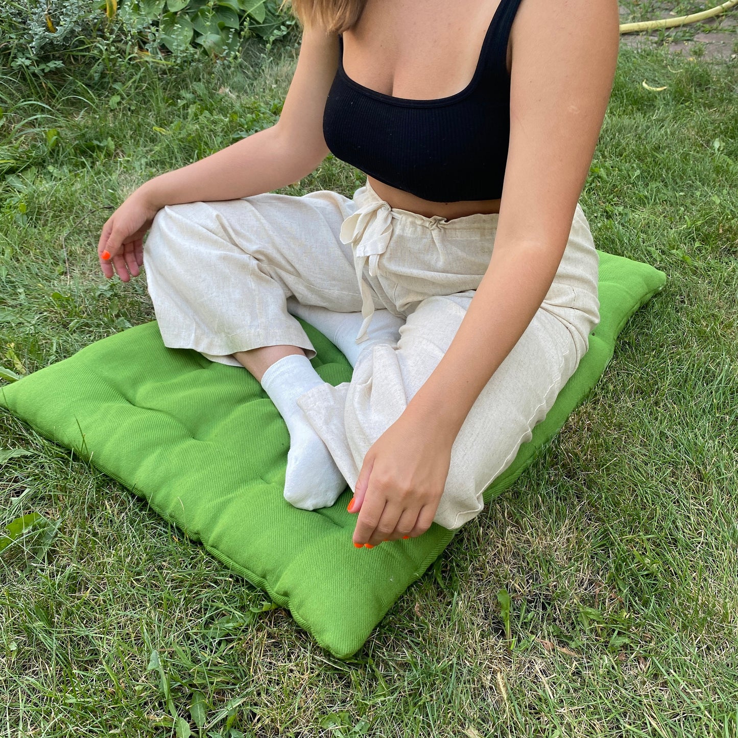 Yoga mat, buckwheat husk inside and hemp fabric outside