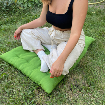 Yoga mat, buckwheat husk inside and hemp fabric outside